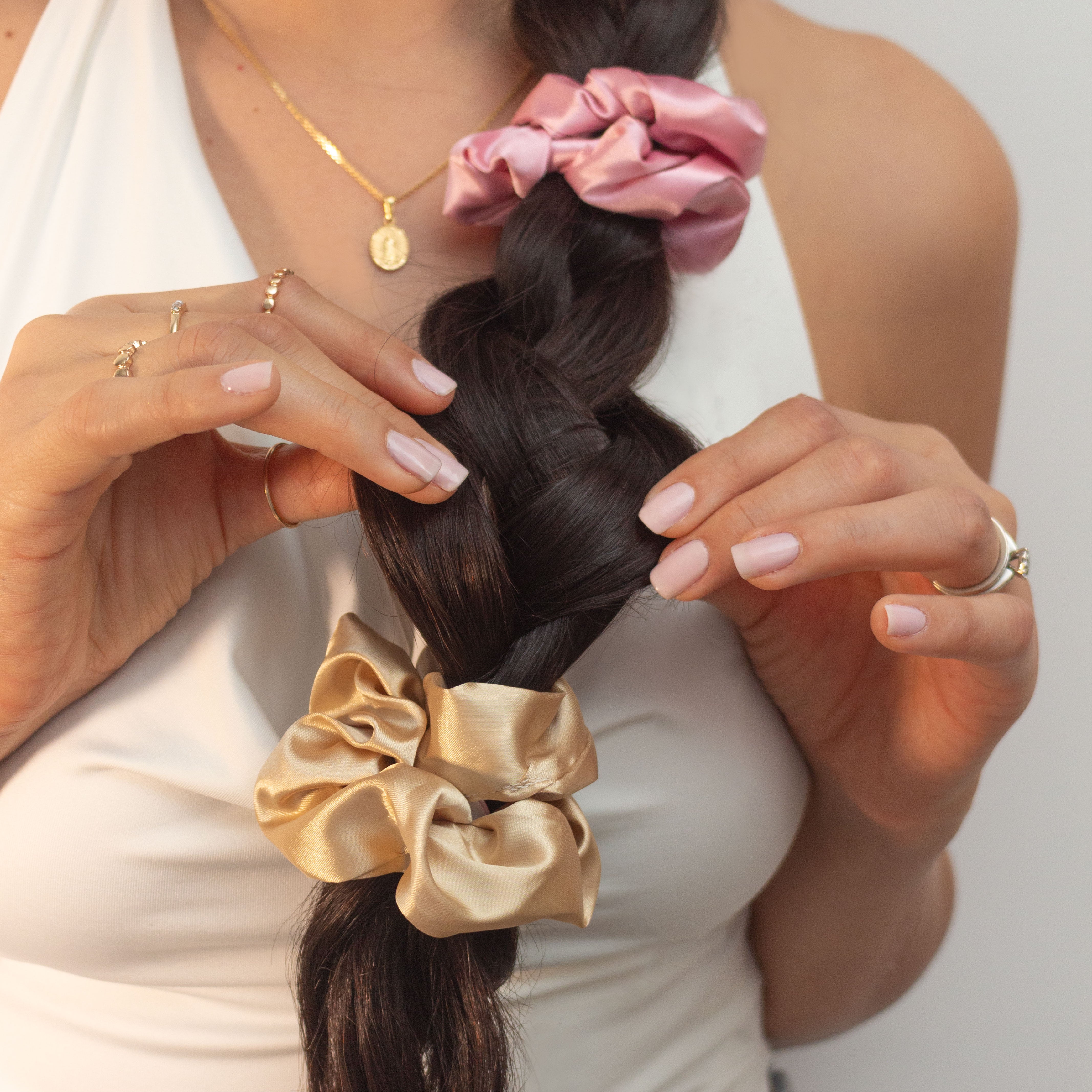 🌸Scrunchie de seda Shaini